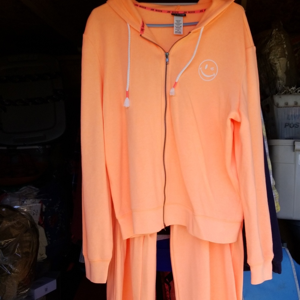 Joe Boxer sweat suit